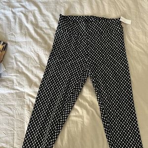 DKNY black and white leggings